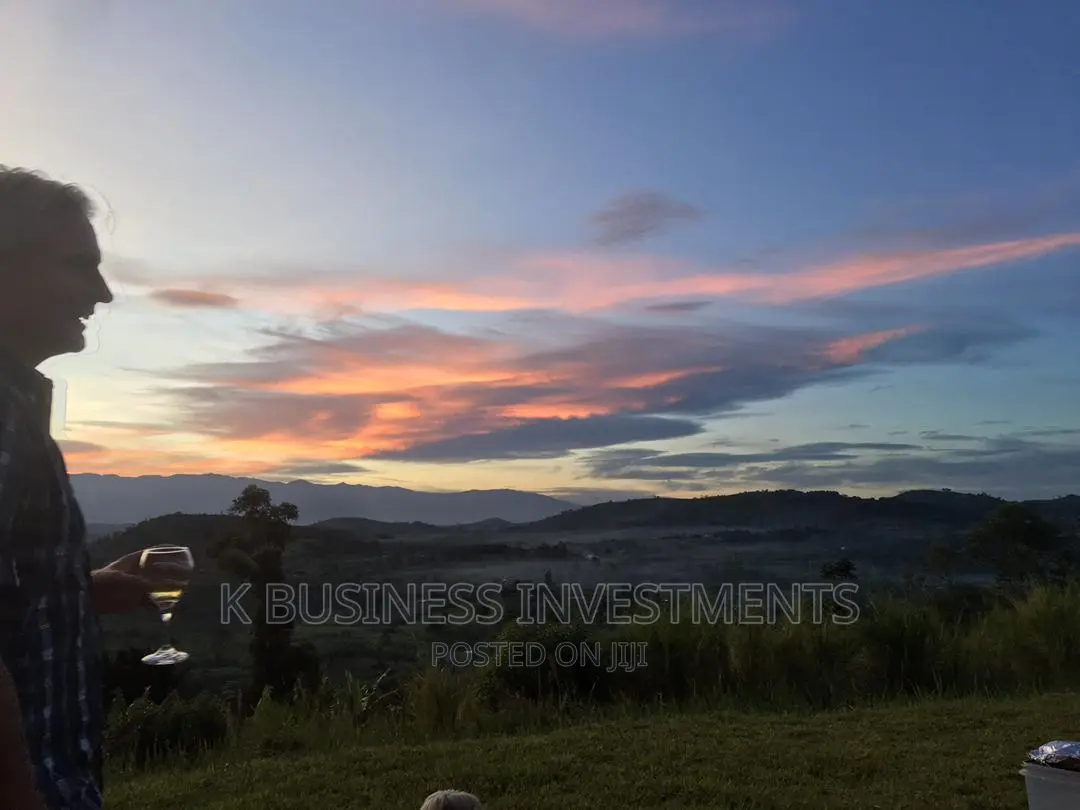 Safari Lodge Near Queen Elizabeth NGP for Sale