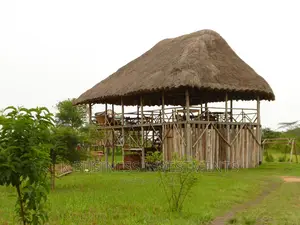 Safari Lodge Near Queen Elizabeth NGP for Sale