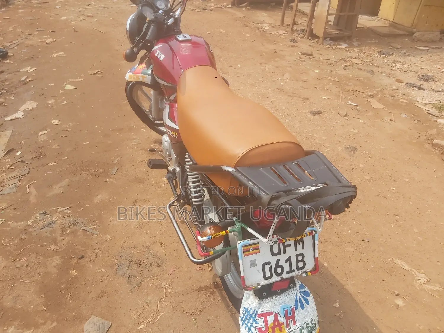 TVS HLX 125 2022 Red