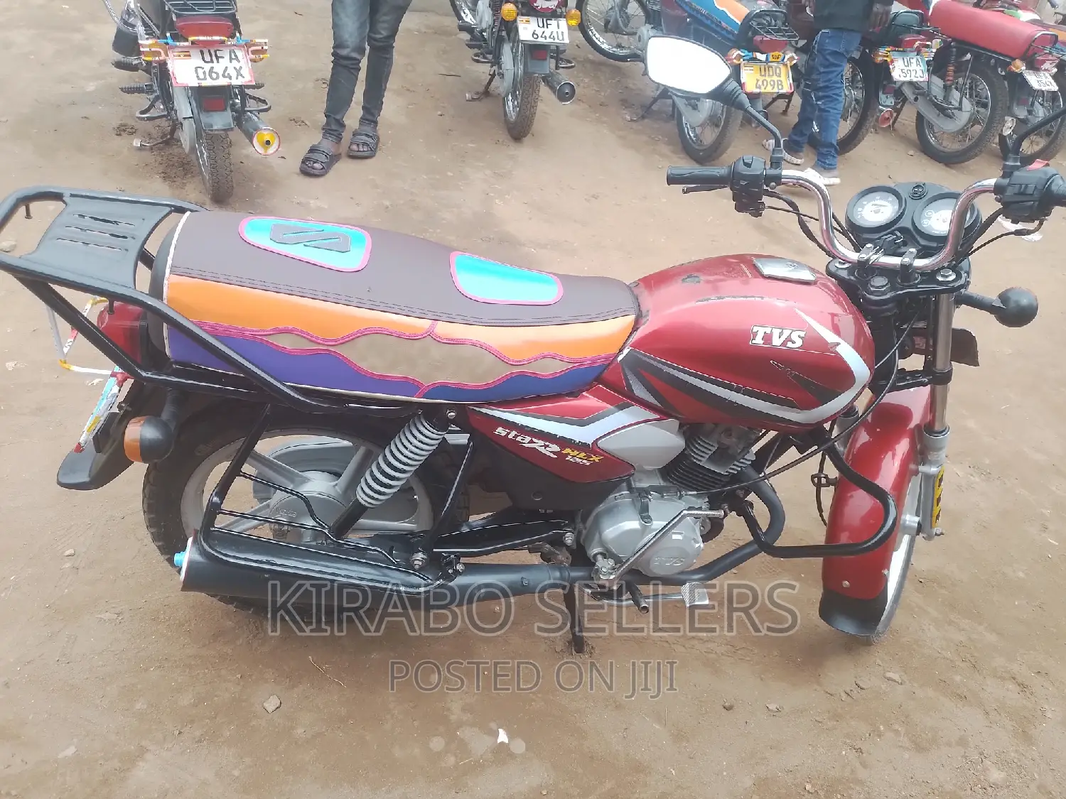 TVS HLX 125 2022 Red
