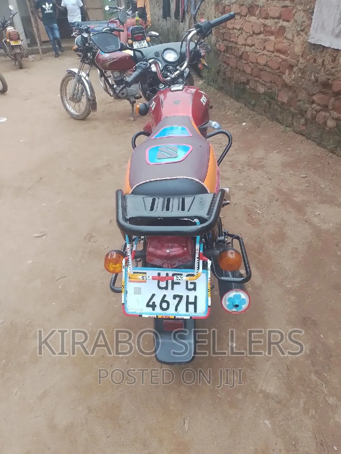 TVS HLX 125 2022 Red