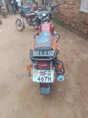 TVS HLX 125 2022 Red
