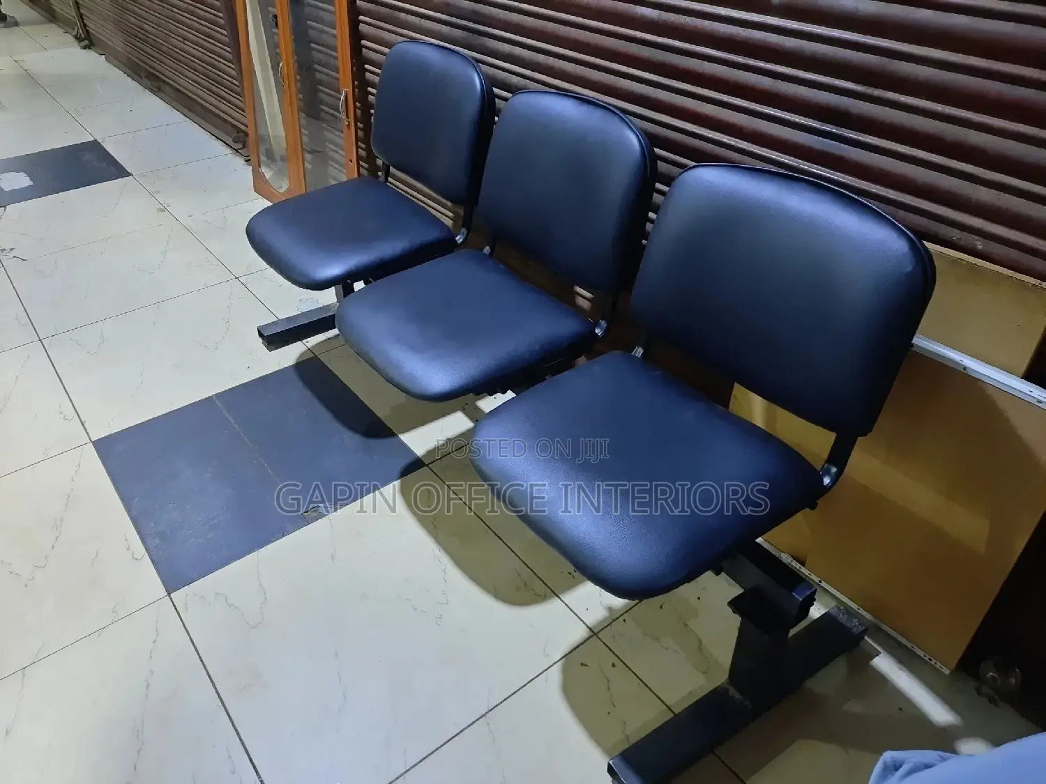 Leathered 3 Seater Waiting Chair