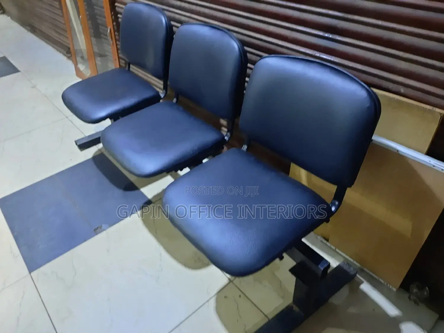 Leathered 3 Seater Waiting Chair