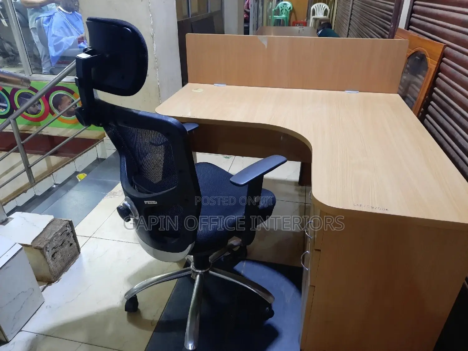Headrest Office Chair With Table
