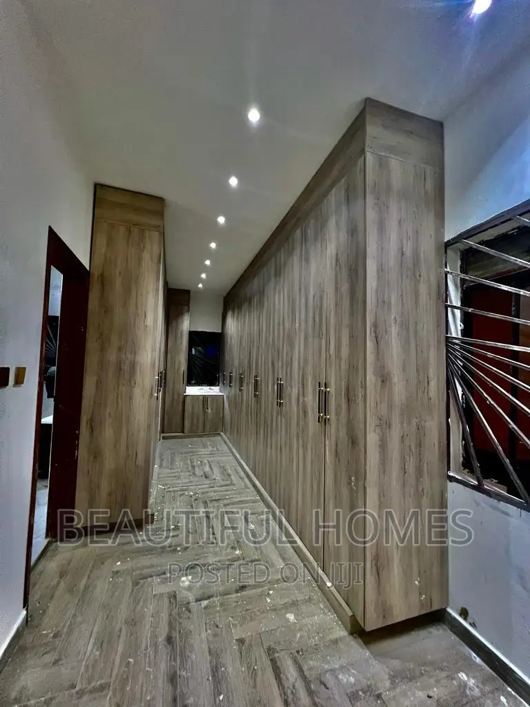 Furnished 7bdrm Mansion in Kyanja Corporate, Central Division for sale