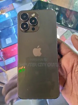 Photo - Apple iPhone 15 256 GB Gray