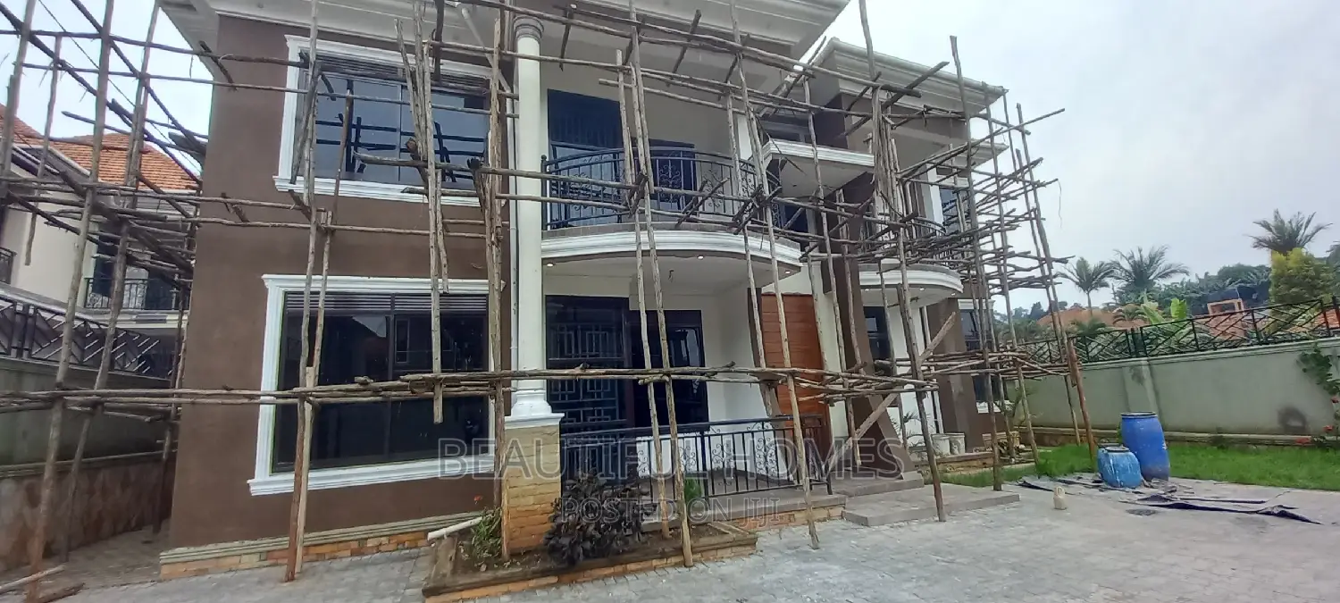Furnished 6bdrm Duplex in Kyanja All Corporate, Central Division