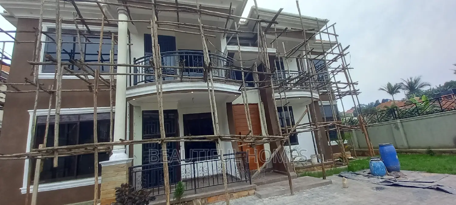 Furnished 6bdrm Duplex in Kyanja All Corporate, Central Division