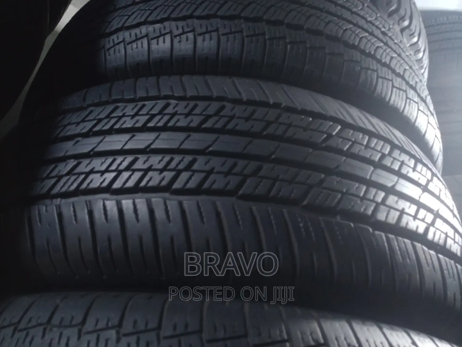 255/60r18 Dunlop Good Condition.