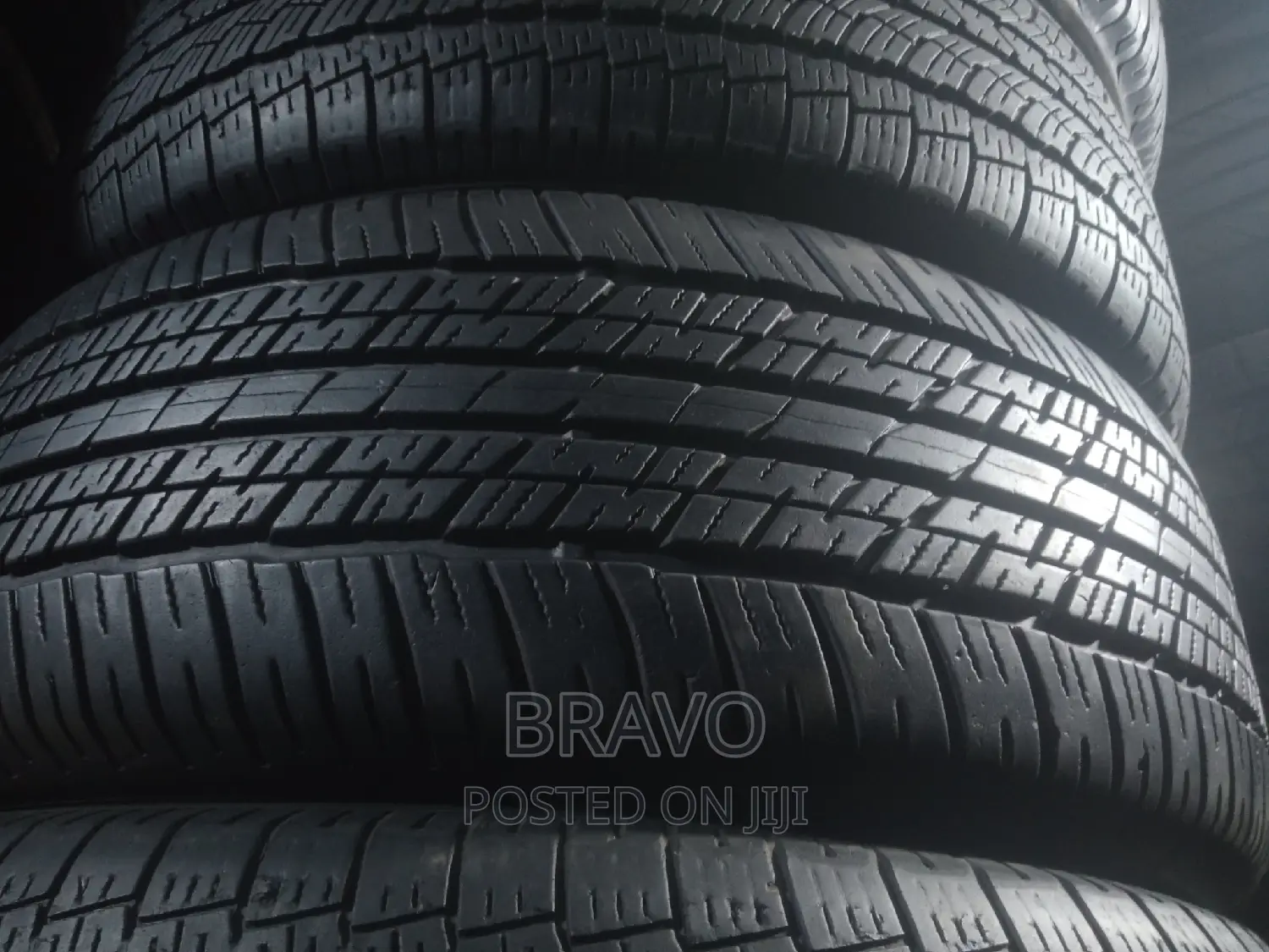 255/60r18 Dunlop Good Condition.