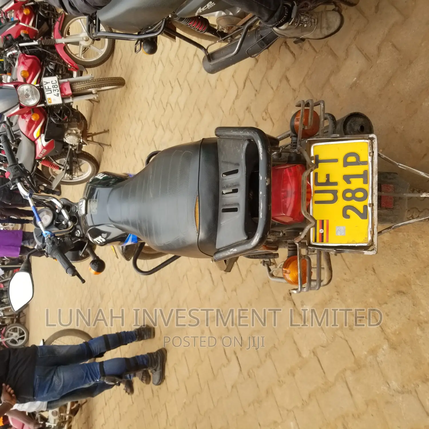 TVS HLX 125 2022 Blue