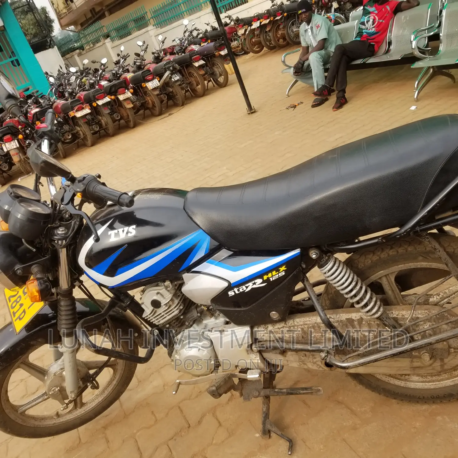 TVS HLX 125 2022 Blue