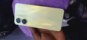 Vivo Y16 64 GB Yellow