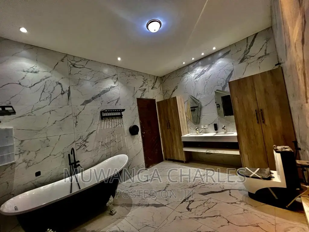 7bdrm Duplex in Fs Properties Ltd, Central Division for sale