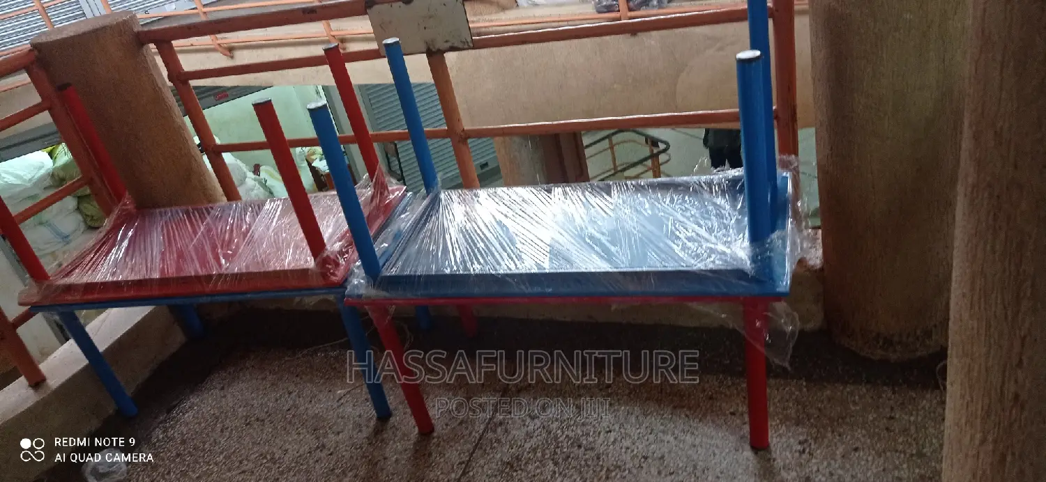 Kids Reading Table and Chairs