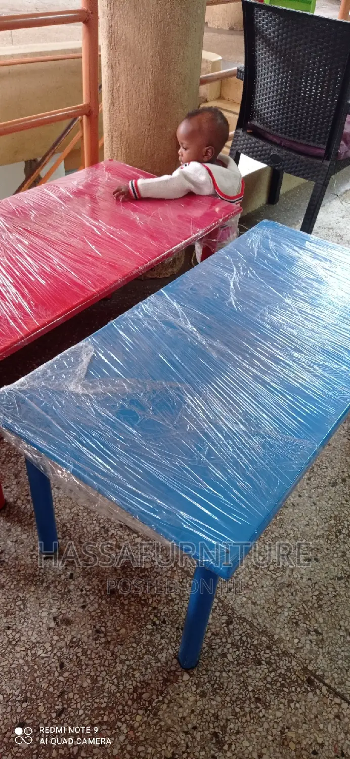 Kids Reading Table and Chairs