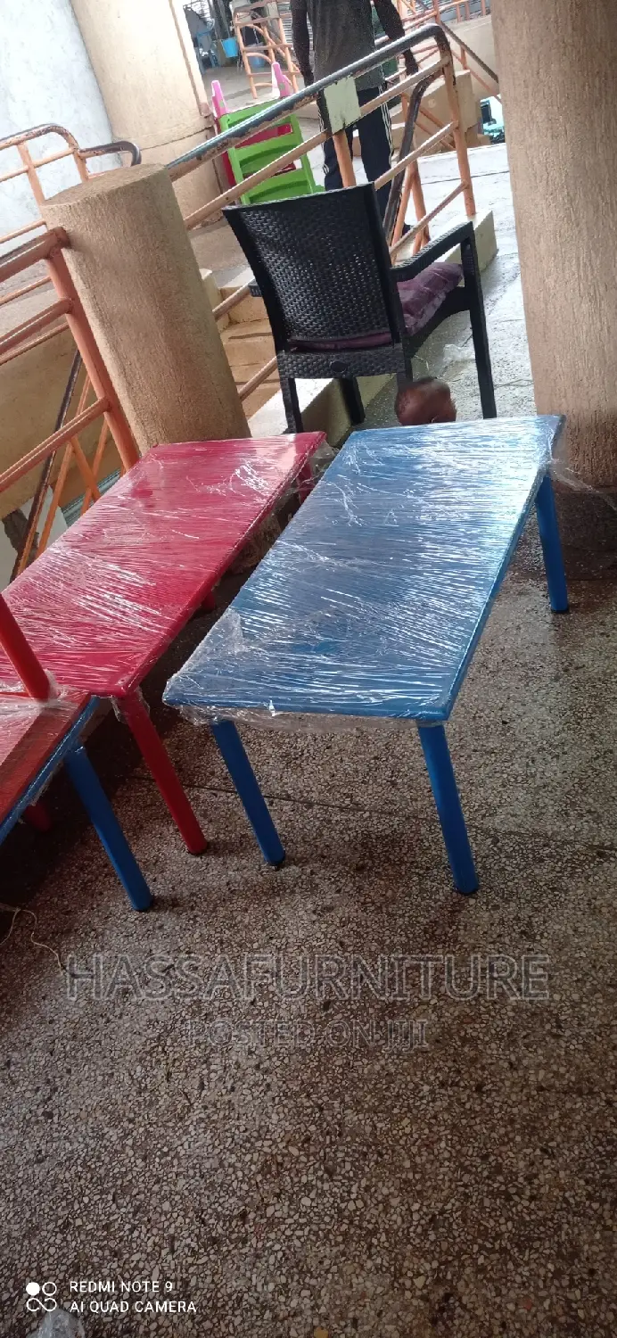 Kids Reading Table and Chairs