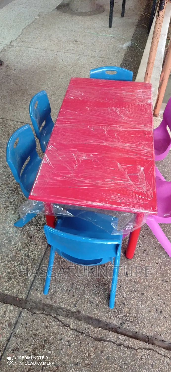 Kids Reading Table and Chairs