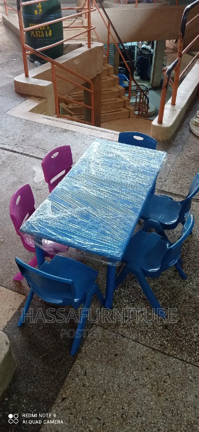 Kids Reading Table and Chairs