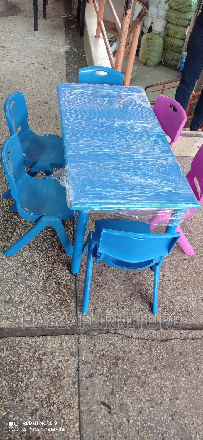 Kids Reading Table and Chairs