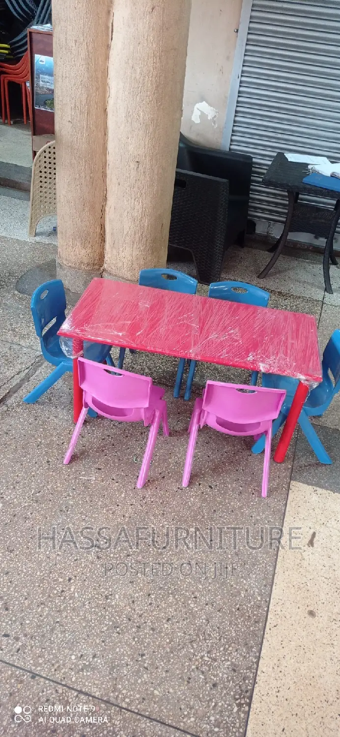 Kids Reading Table and Chairs
