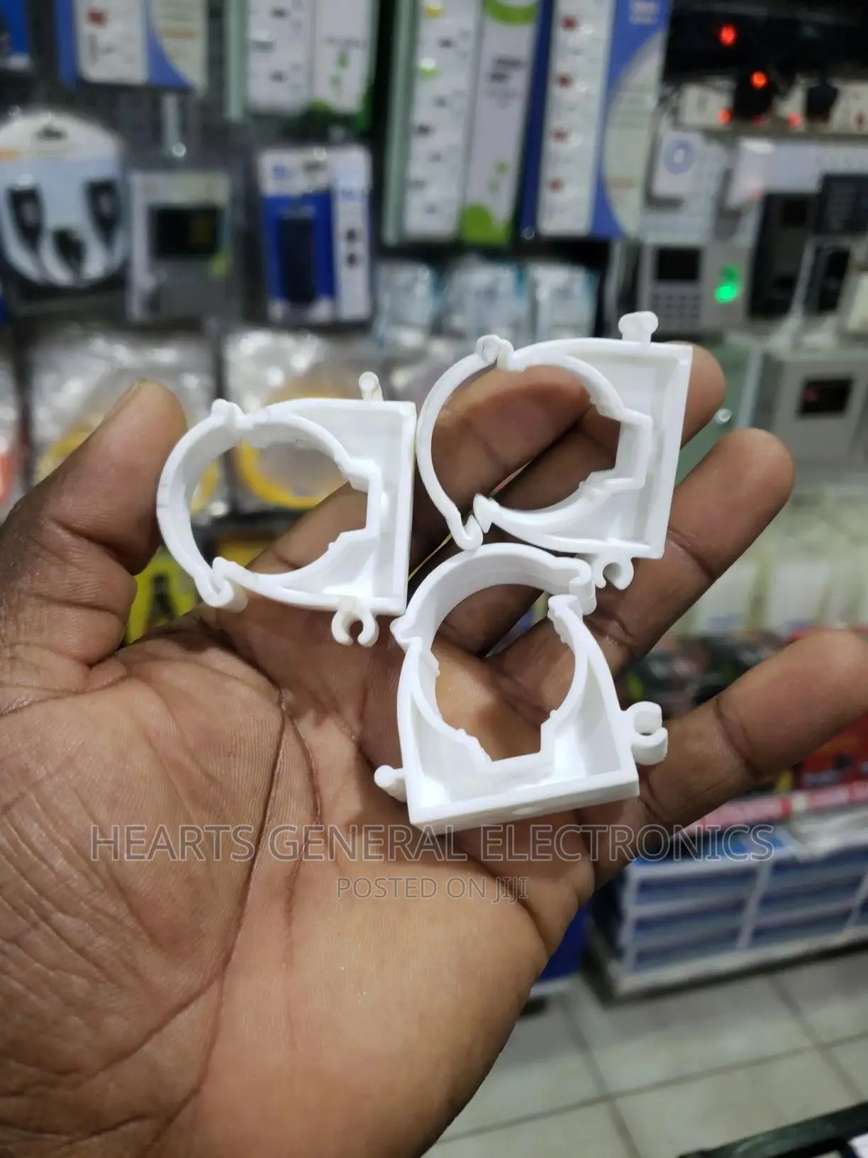 U Clips With Lock ( 20mm )