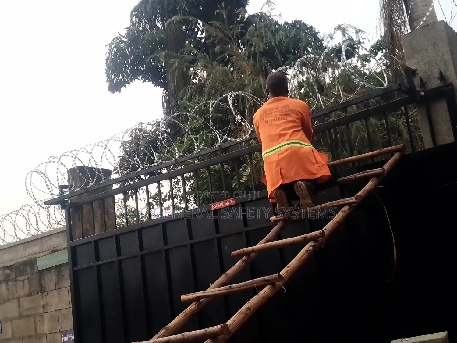 Razor Wire NATO TYPE Galvanized Hard Stainless Steel Welded
