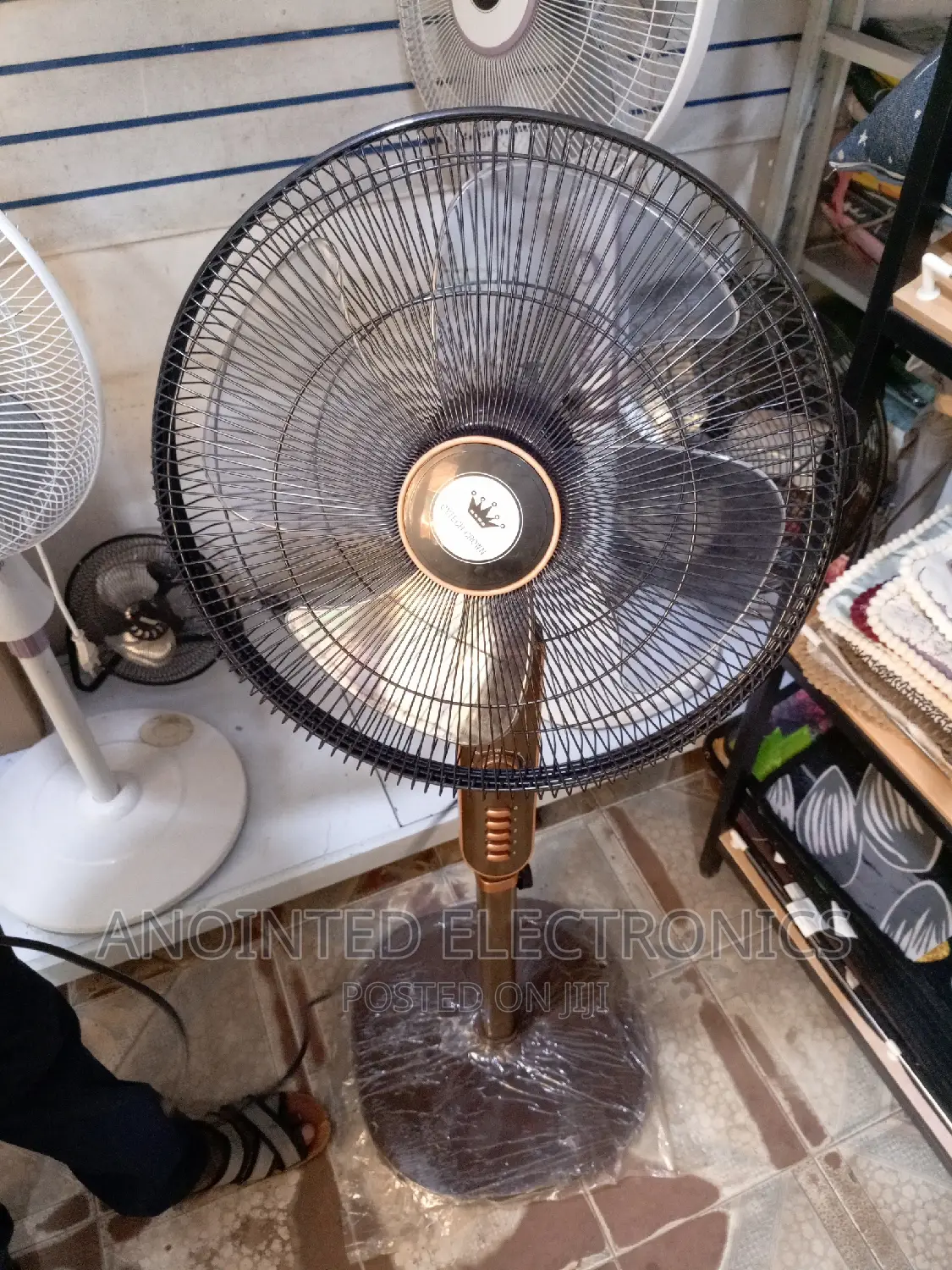 18" Black Stand Fans