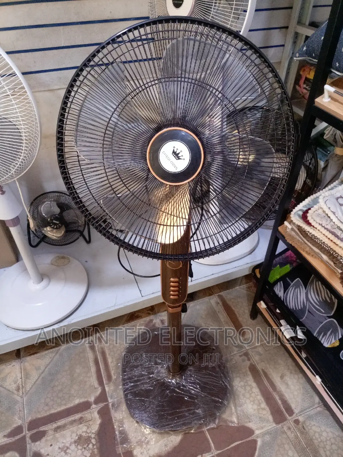 18" Stand Fans Black