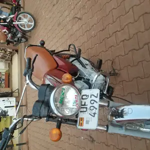 Bajaj Boxer 100 2022 Red