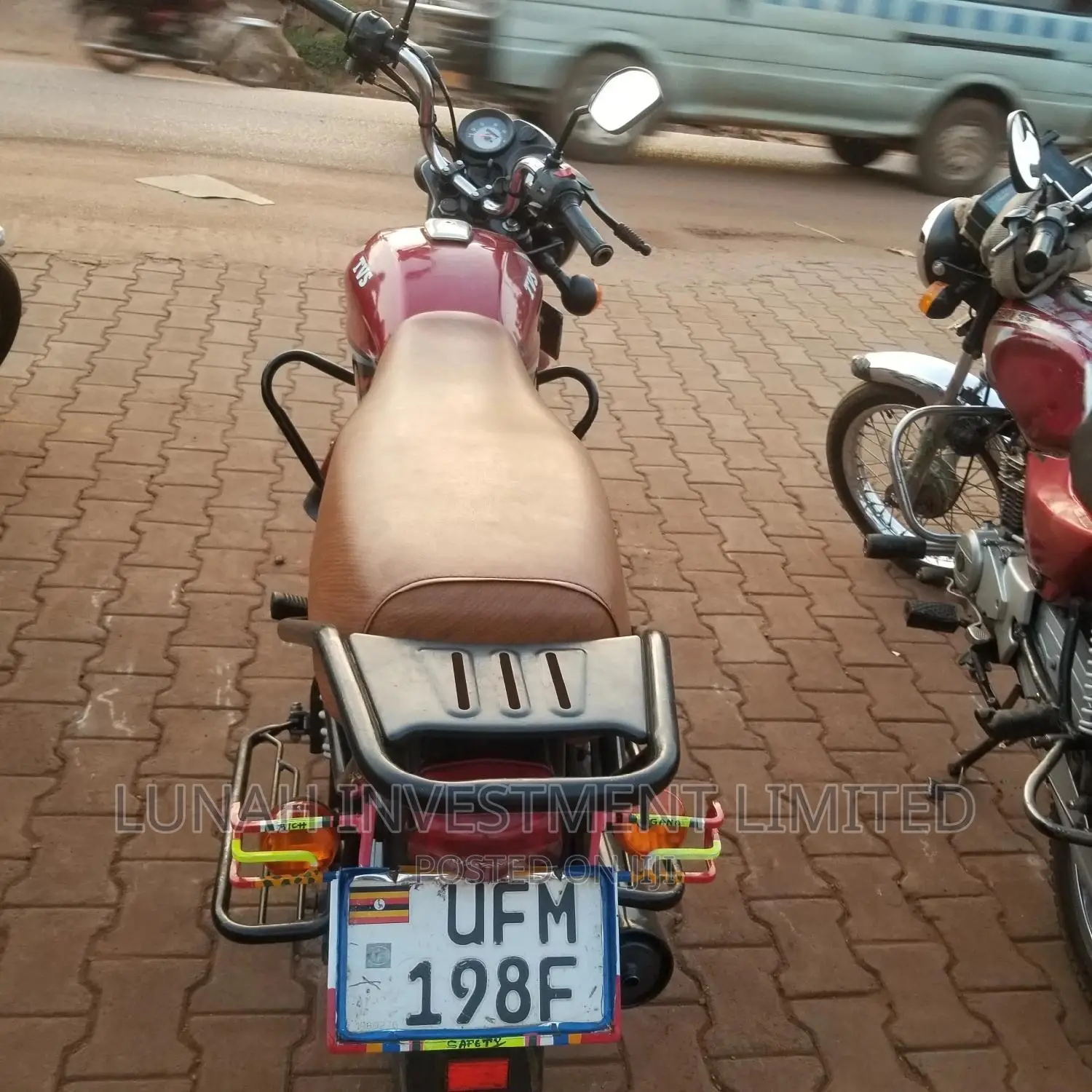 TVS HLX 125 2022 Red