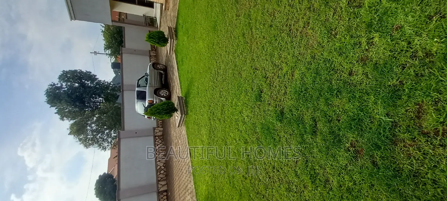 Furnished 4bdrm House in Kira for sale