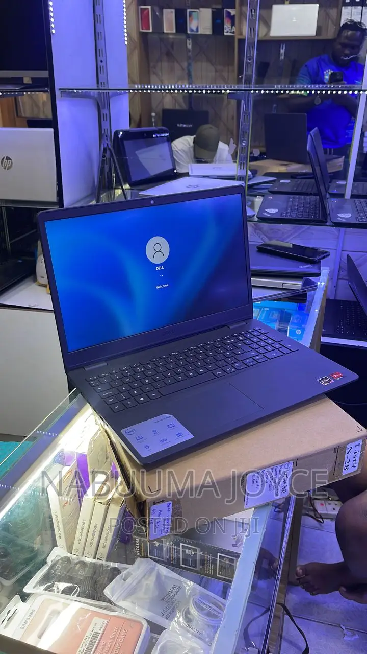 New Laptop Dell Inspiron 15 3555 8GB AMD Ryzen 5 SSD 256GB