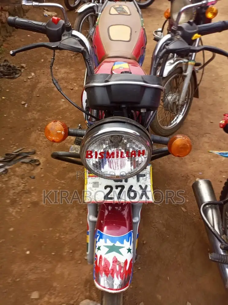 New TVS HLX 125 2022 Red