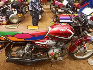 New TVS HLX 125 2022 Red