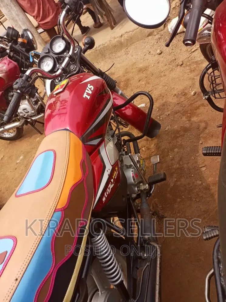 TVS HLX 125 2022 Red