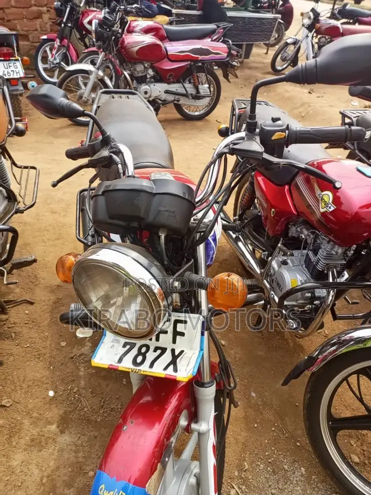 TVS HLX 125 2022 Red