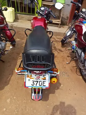 TVS HLX 125 2022 Red