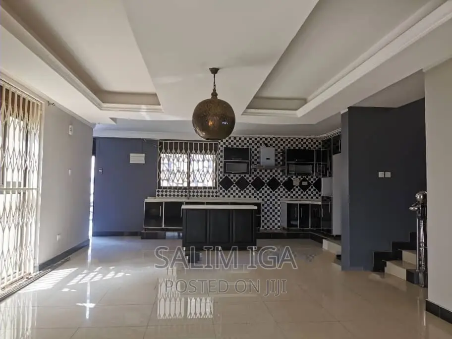 5bdrm Duplex in Kololo Property, Central Division for rent