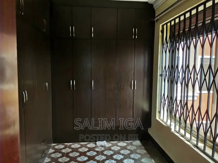 5bdrm Duplex in Kololo Property, Central Division for rent