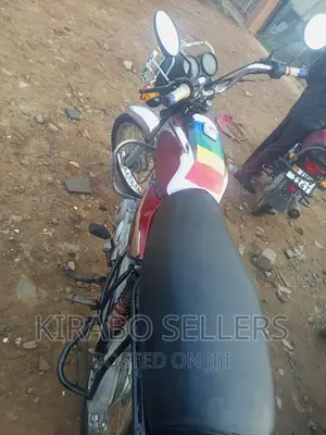 Bajaj Boxer 100 2019 Red