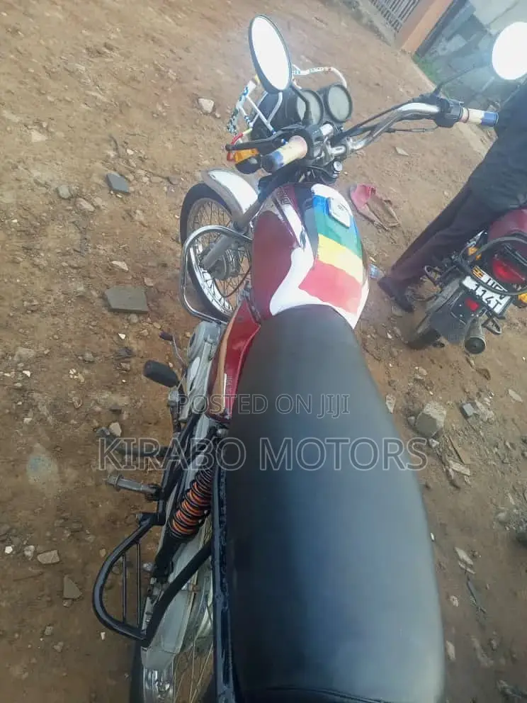 Bajaj Boxer 100 2019 Red