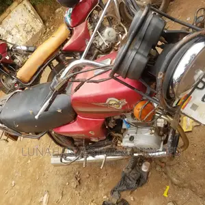 TVS HLX 125 2022 Red