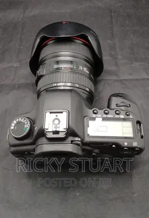 Canon 5D Mark II Full Frame DSLR Camera WTH 24-105mm Lens