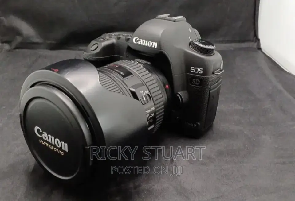 Canon 5D Mark II Full Frame DSLR Camera WTH 24-105mm Lens