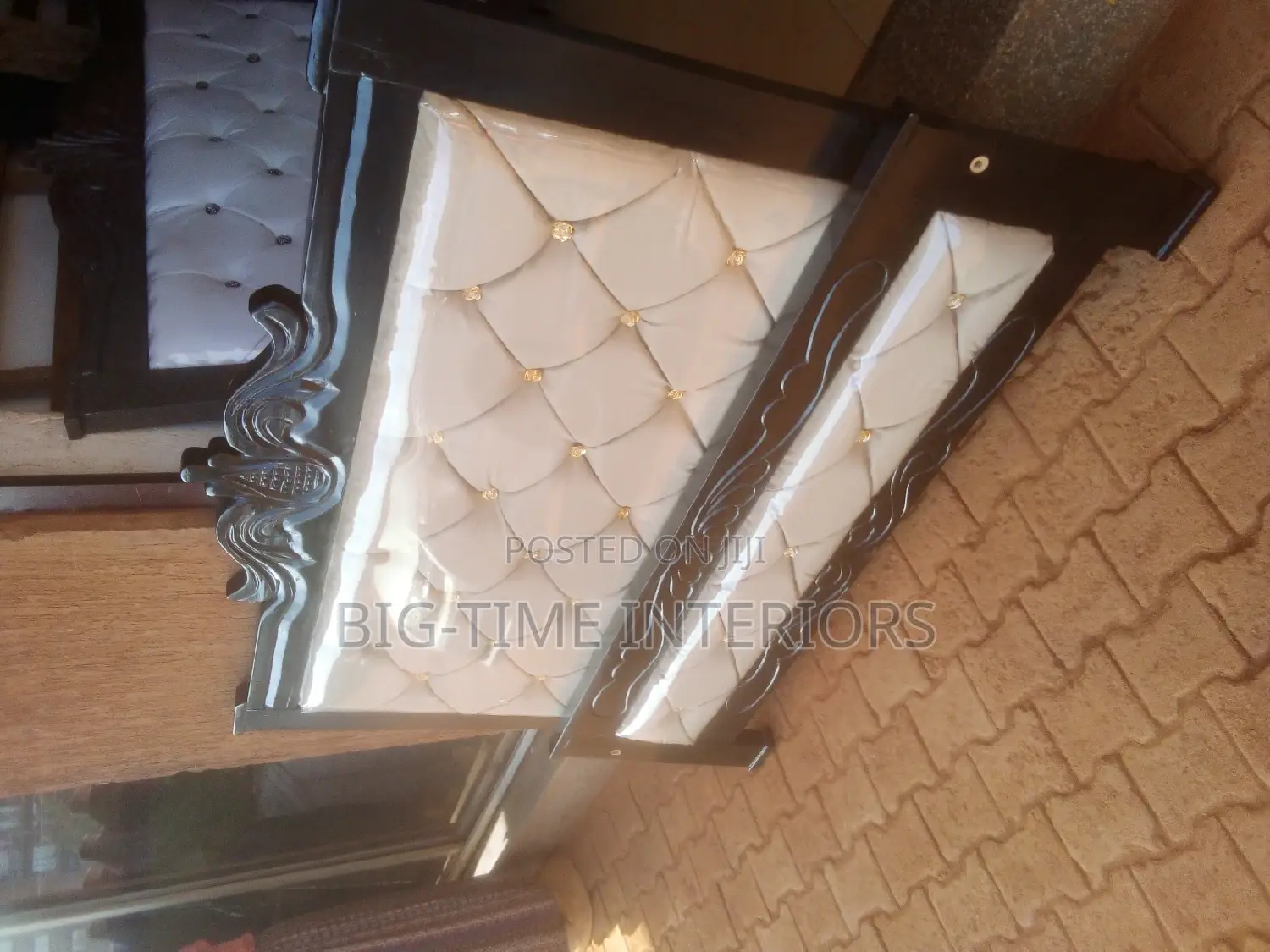 5by6 Cream Leather Bed