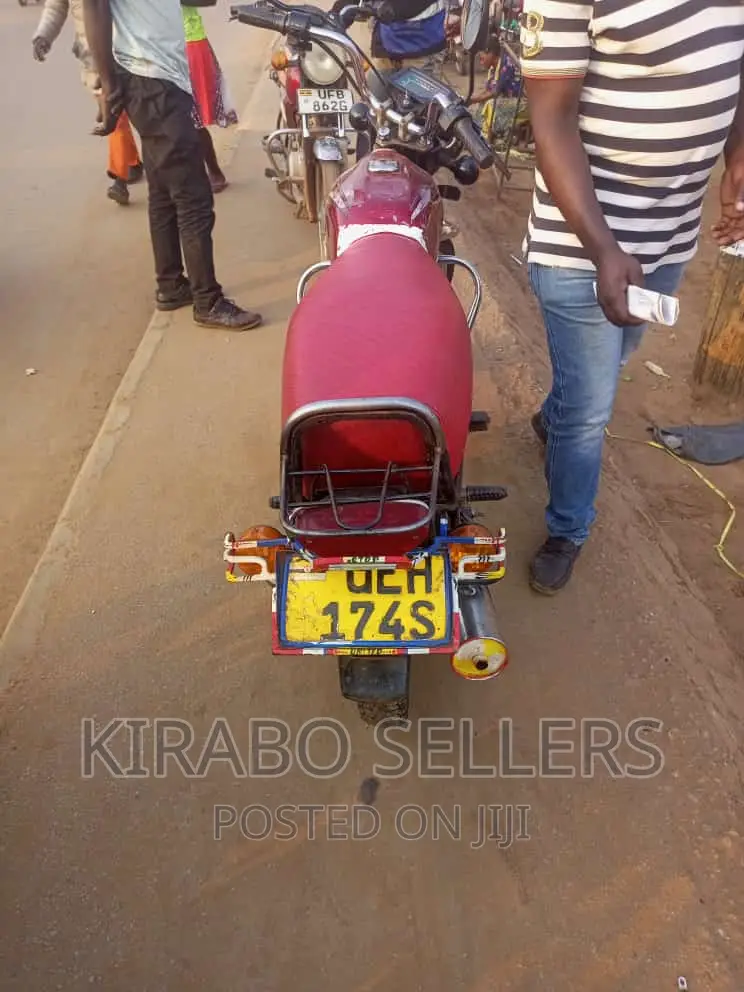 Bajaj Boxer 2019 Red