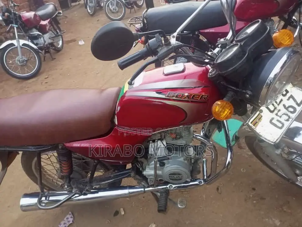 Bajaj Boxer 100 2022 Red