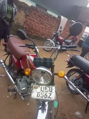 Bajaj Boxer 100 2022 Red